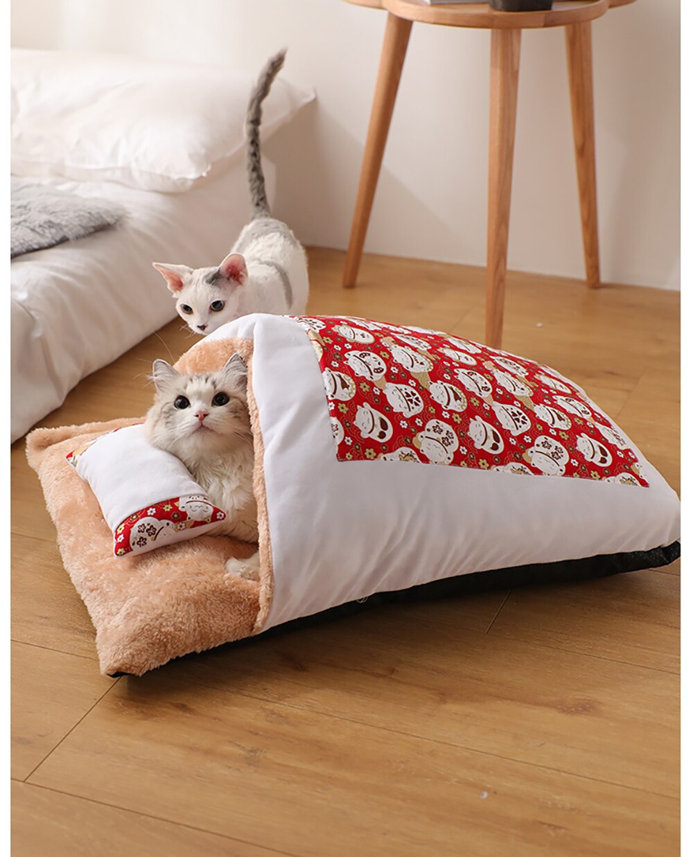 Closed Cat Litter Bed