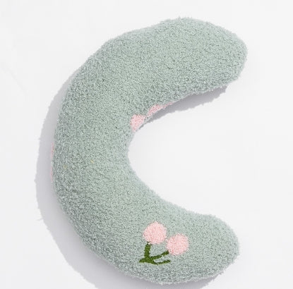 Cat U-shaped